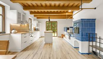 CHALUPA U KOUZELNÉ LÍPY